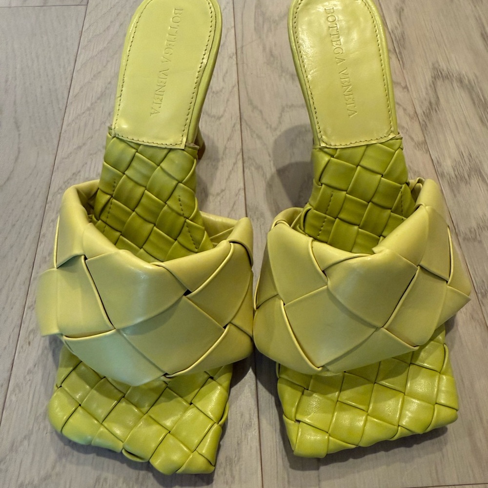 Bottega Veneta like Lido Mules (Yellow Woven Leather) - size 39